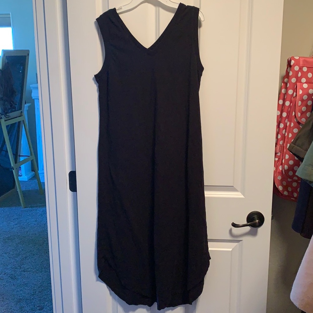 Black V-Neck (front+back) long maxi dress women’s size m